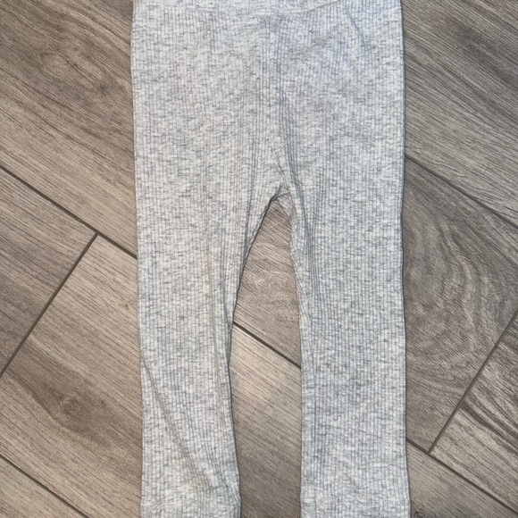 Old Navy Light Gray Ribbed Kids Leggings - Picture 1 of 2